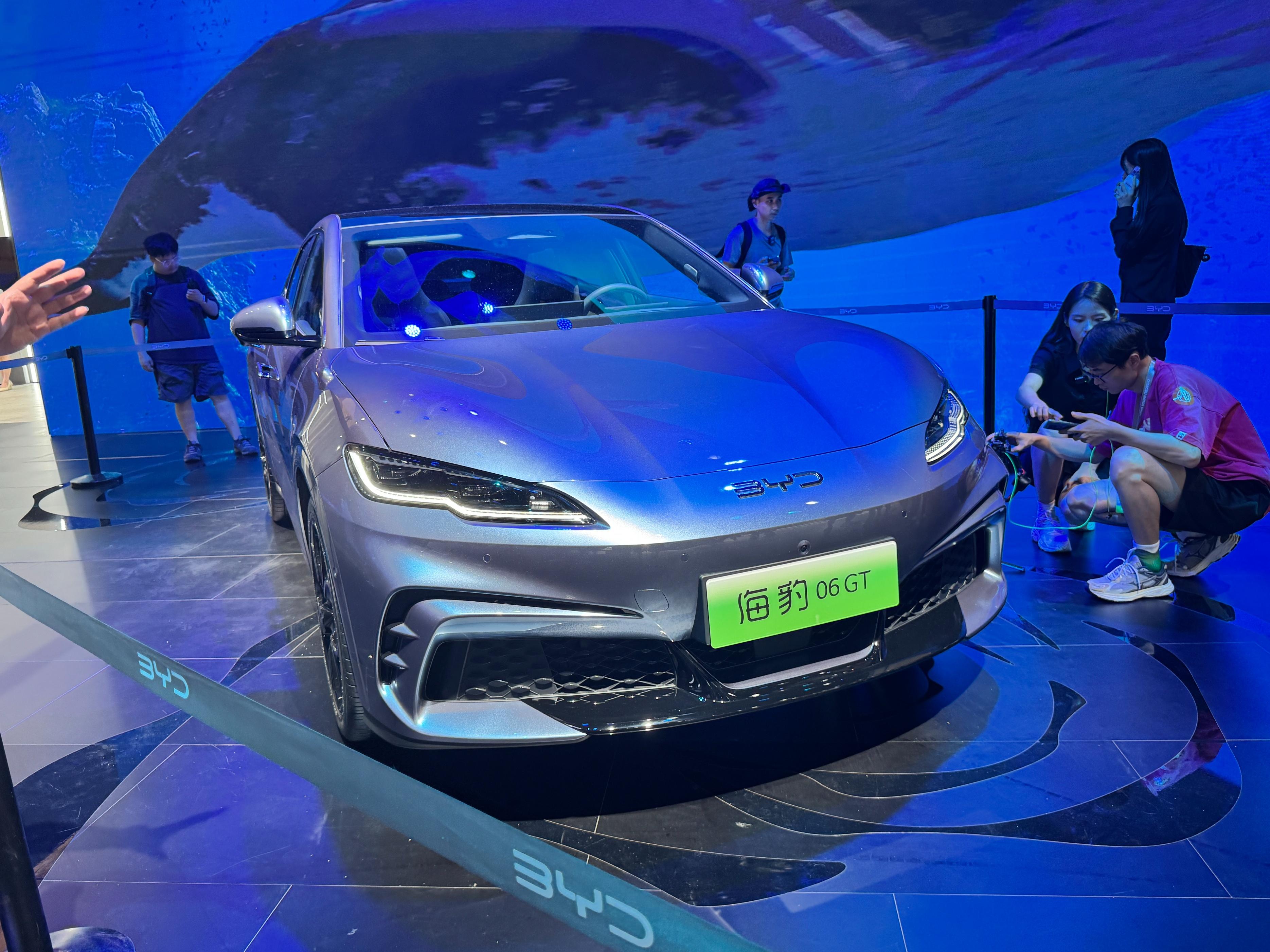 盲订价格15万元起！比亚迪海豹 06GT亮相并开启盲订