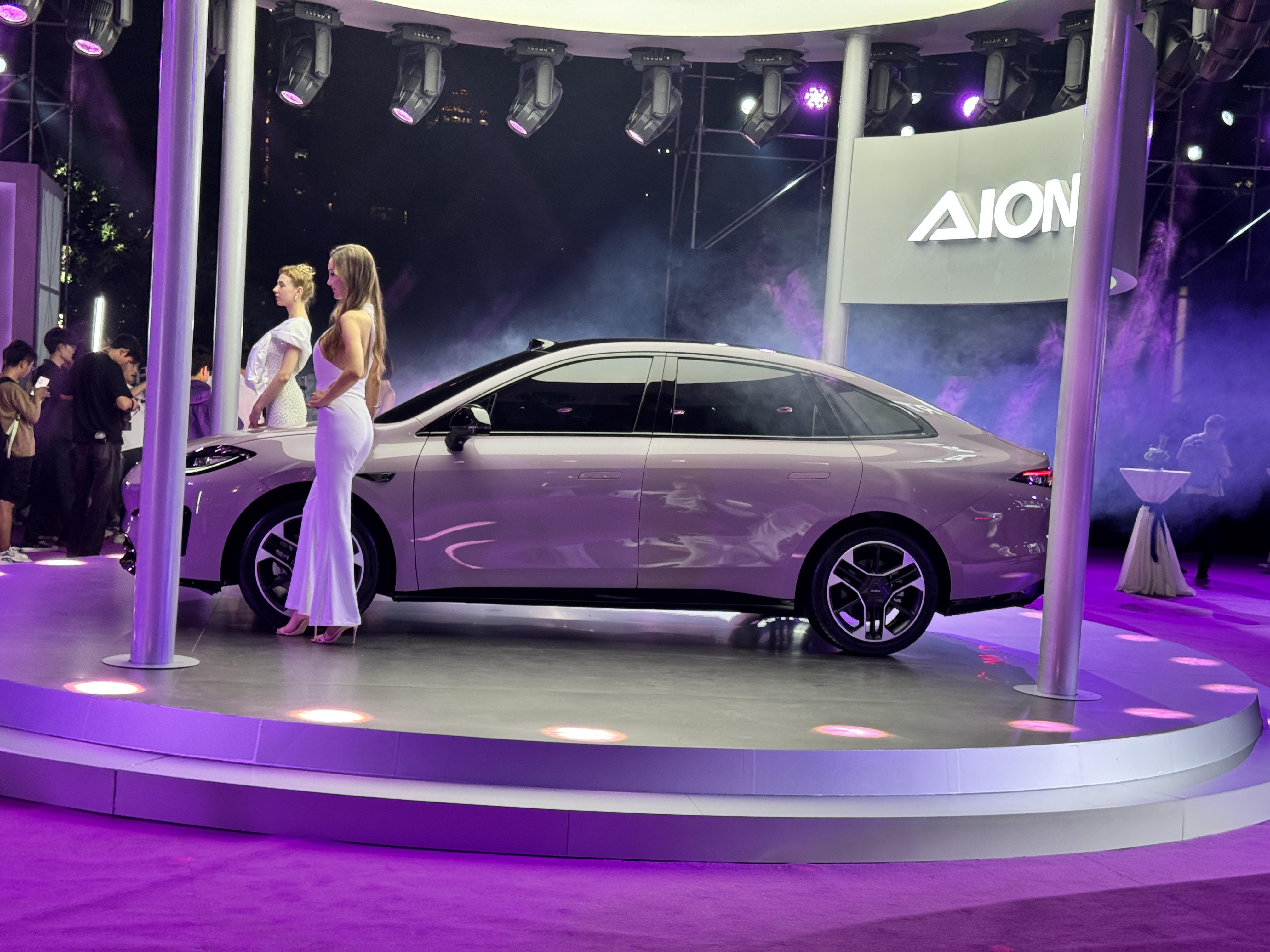 预售价11.98万元起！埃安全新车型AION RT开启预售