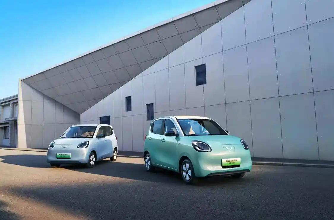 售价4.48万元起!全新五菱宏光mini EV 四门版正式上市