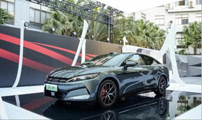 预售价27万元起!比亚迪全新轿车汉 L EV开启预售
