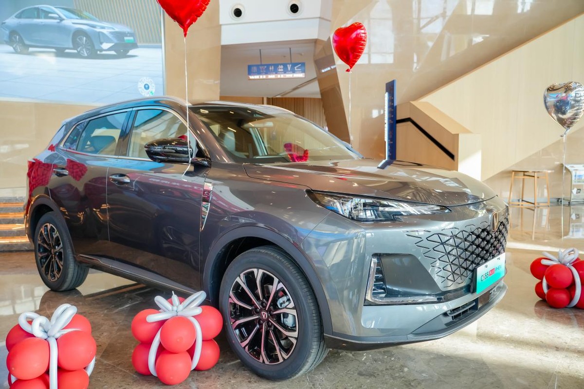 长安逸动PHEV & CS55PLUS PHEV 加电双车登陆天津