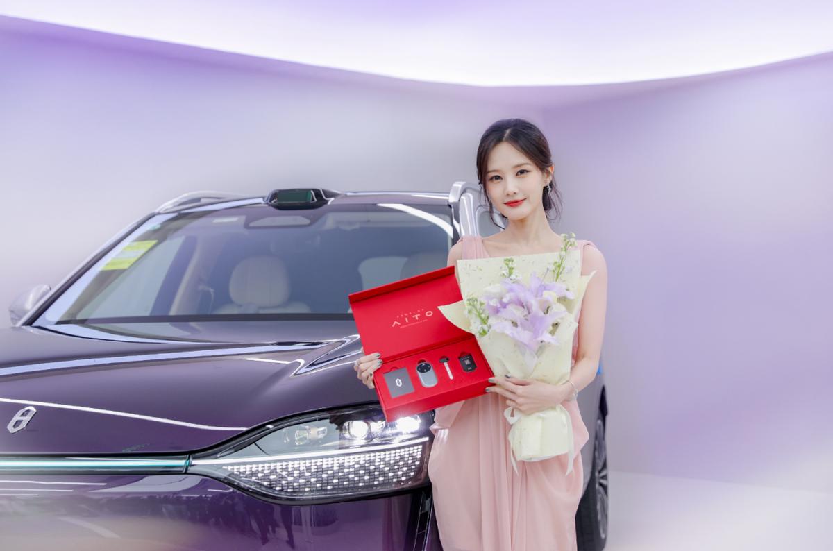 李一桐加入问界M9车主大家庭,明星选择印证科技豪华魅力