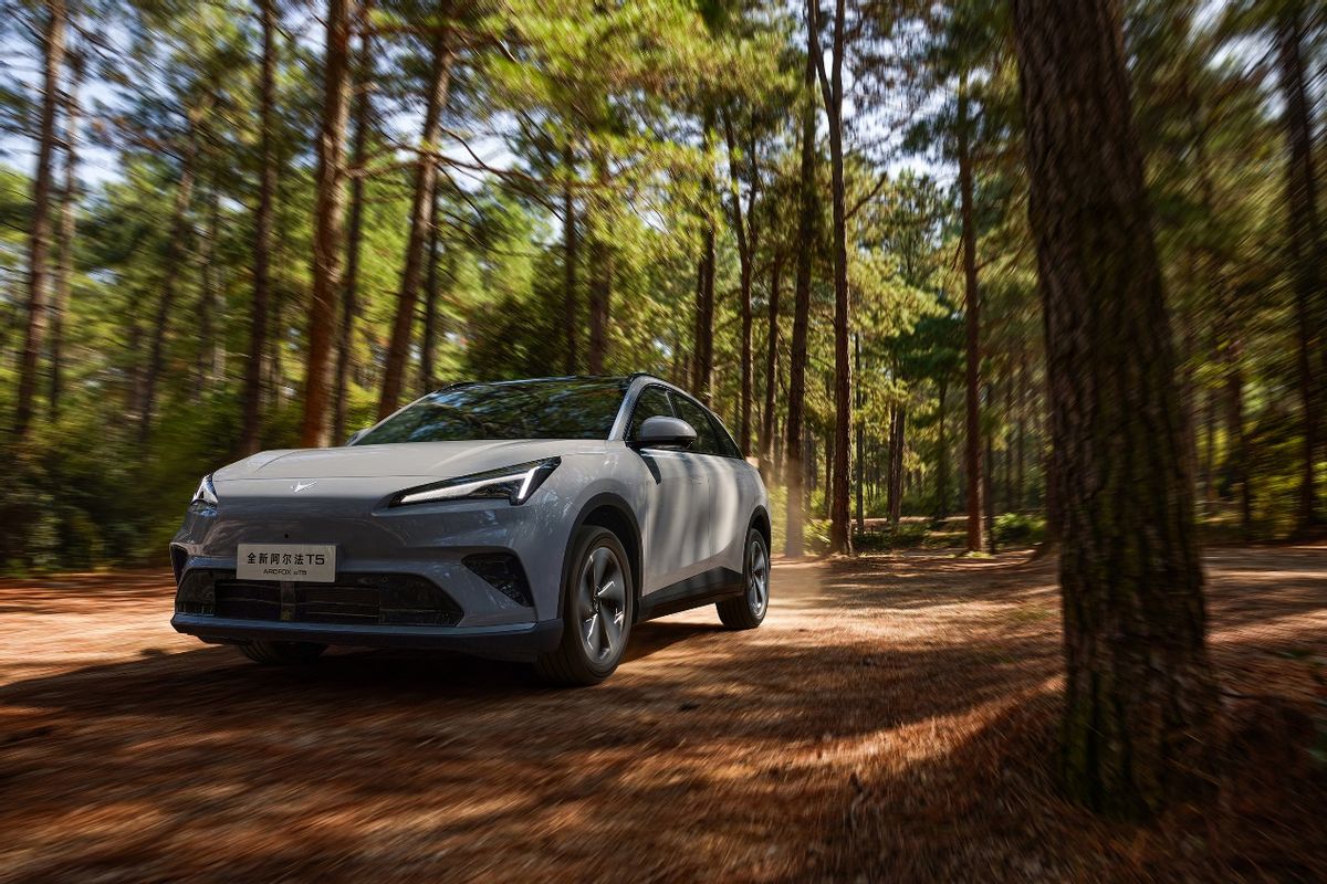 10.98万起，最像纯电的高效能增程车全新阿尔法T5上市