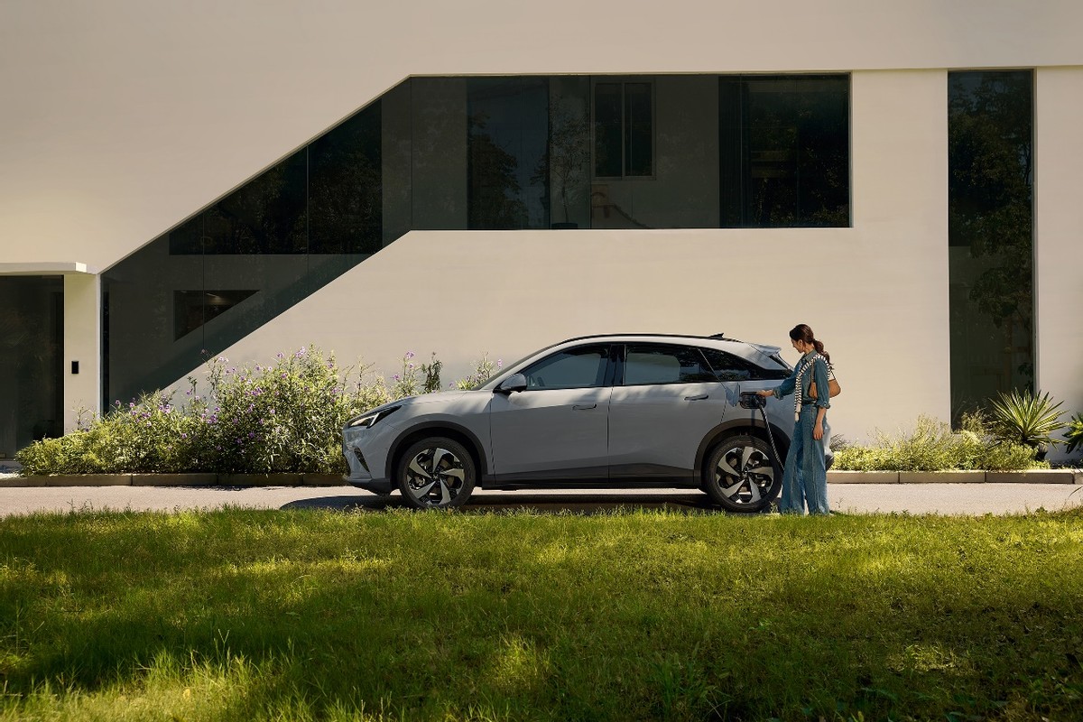 10.98万起，最像纯电的高效能增程车全新阿尔法T5上市