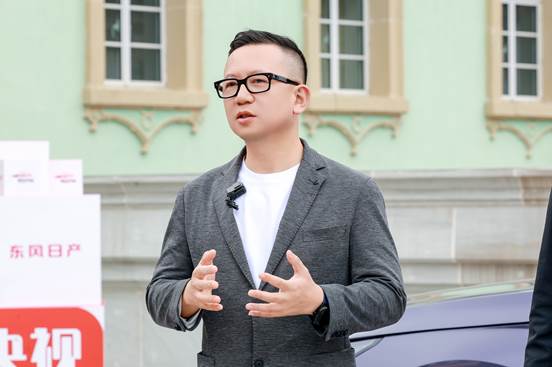 东风日产公布“油电同智”战略首车：天籁·鸿蒙座舱新车首发亮相