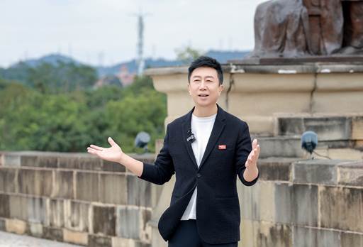 东风日产公布“油电同智”战略首车：天籁·鸿蒙座舱新车首发亮相