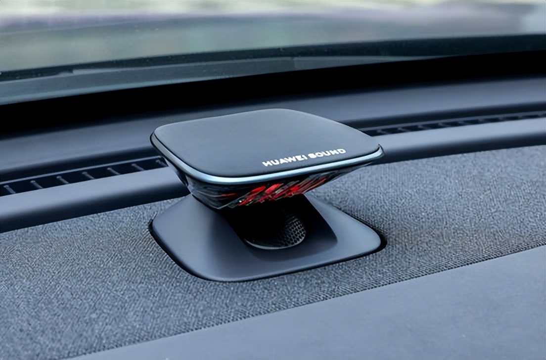 东风日产公布“油电同智”战略首车：天籁·鸿蒙座舱新车首发亮相