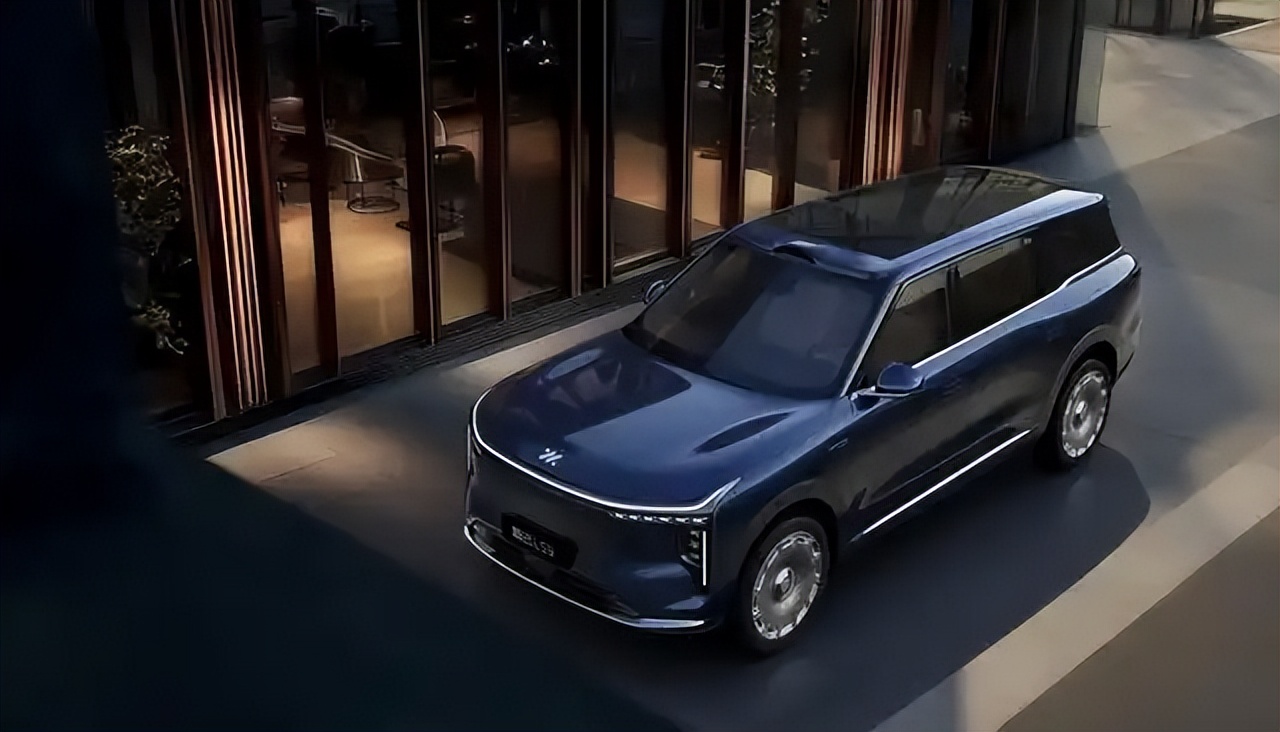 预售权益价33.69 万元起！智己 LS9开启预售