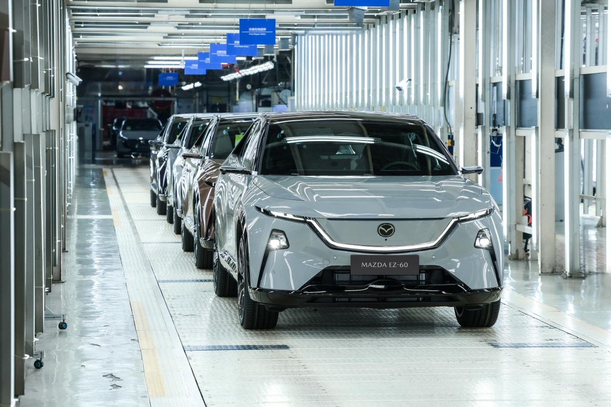 央视“第一发布”车企首秀 长安马自达EZ-60央视认证全球好车