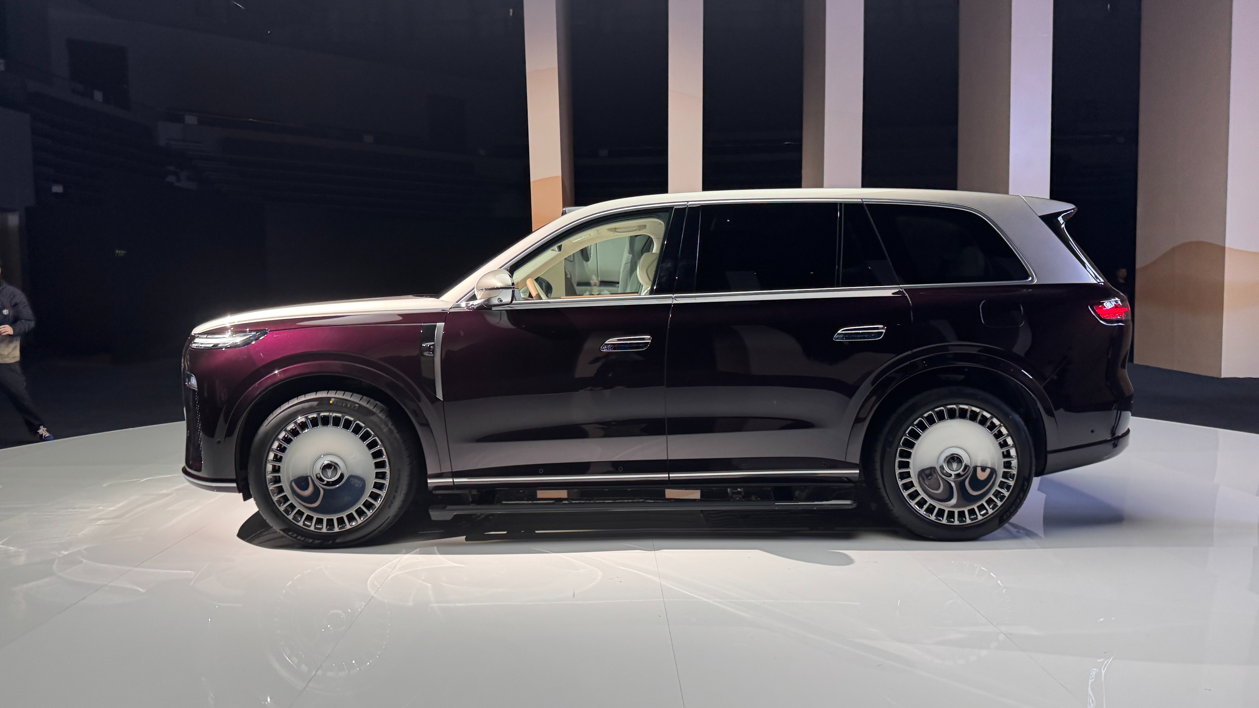 指导售价37.99万元起！岚图泰山正式上市