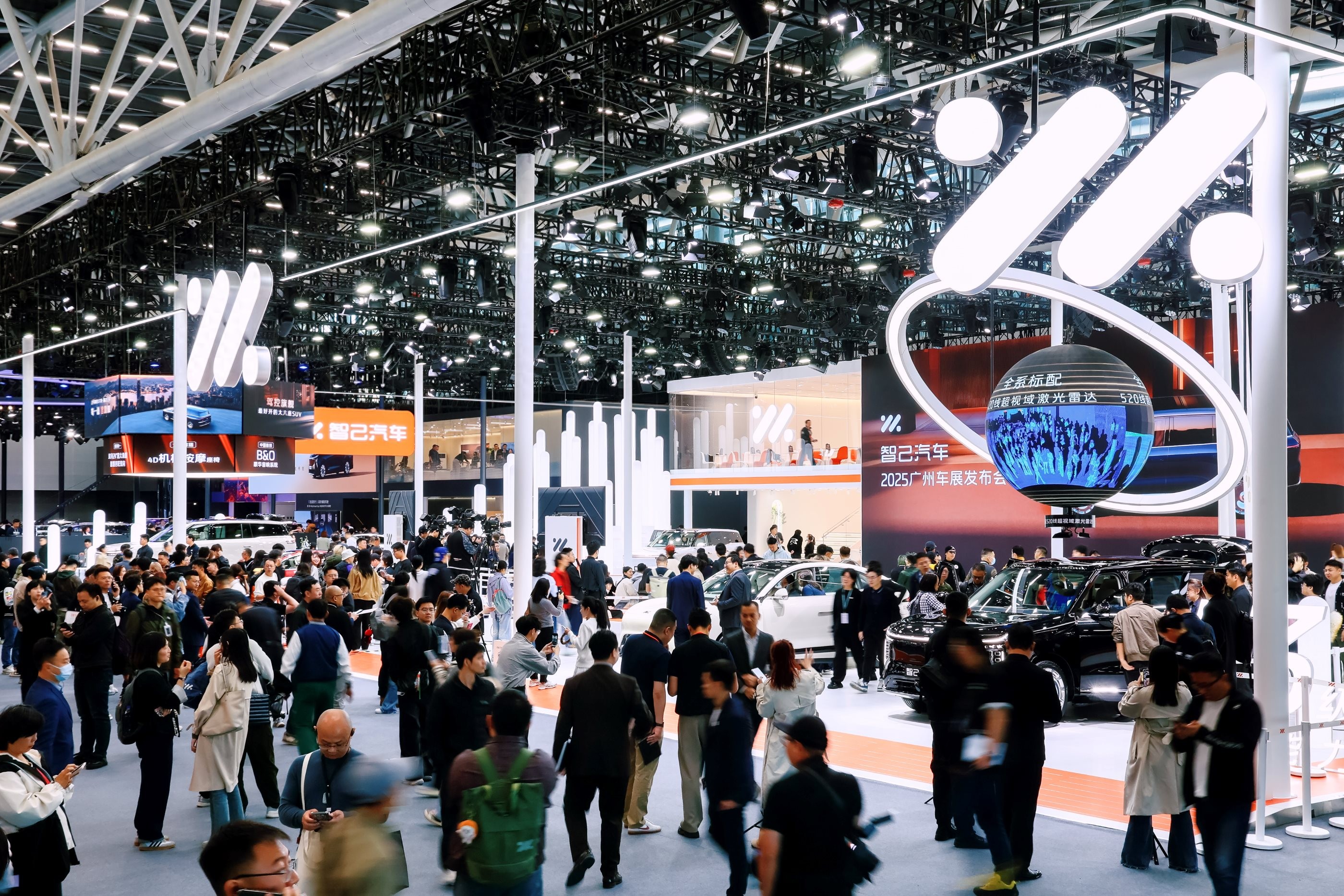 2025广州车展，9系旗舰，6系爆品，都在智己！