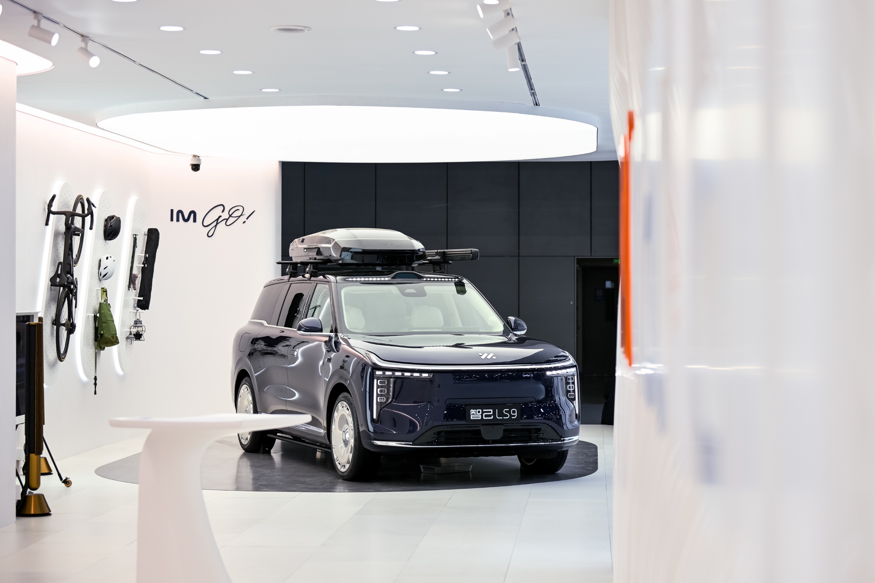 2025广州车展，9系旗舰，6系爆品，都在智己！