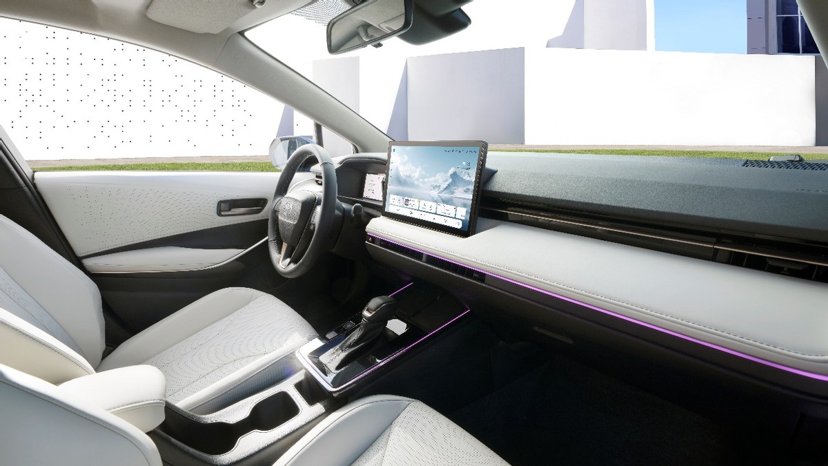 售价9.9万元起，全新智混卡罗拉焕新上市