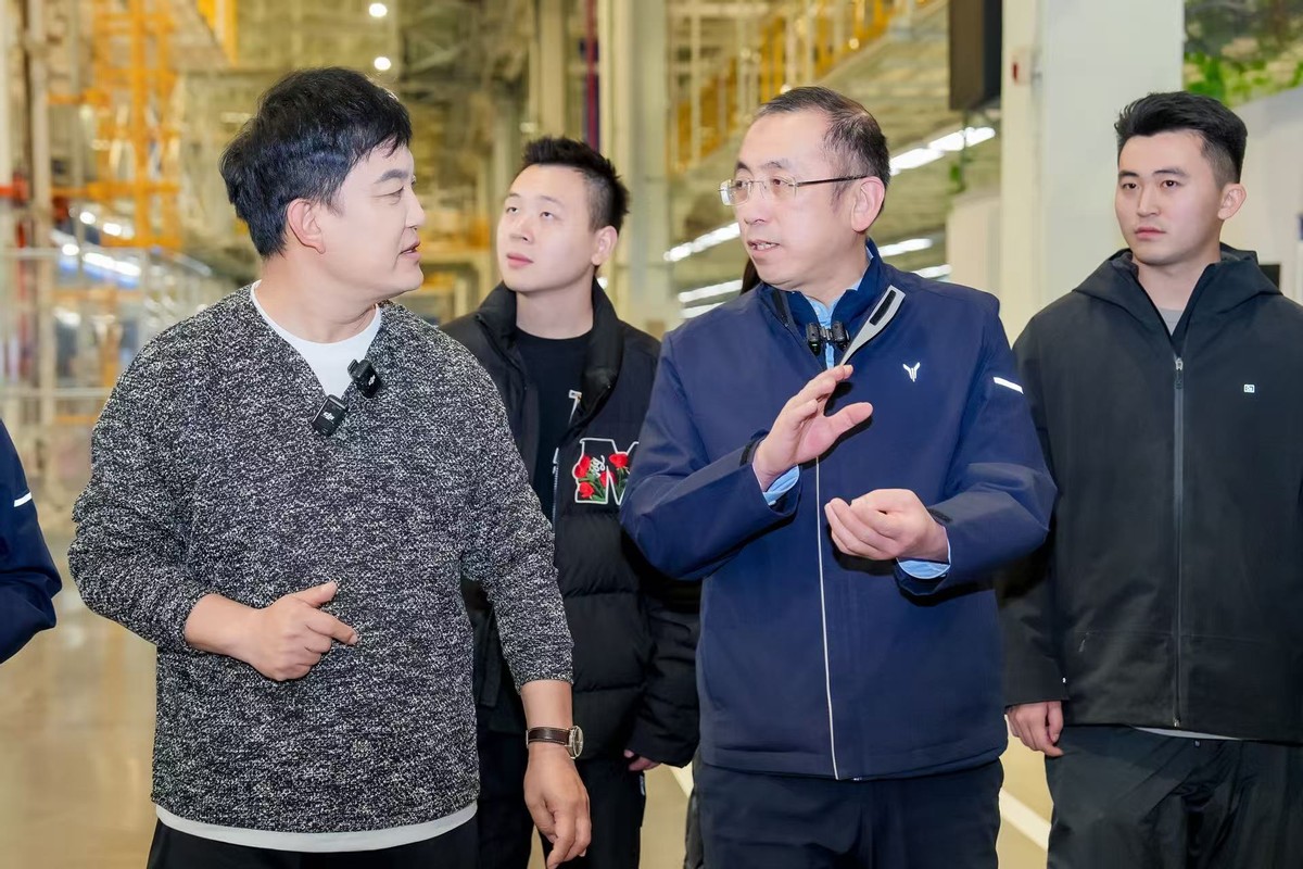 智造实力赋能交付速度！岚图云峰工厂见证5000辆品质诞生