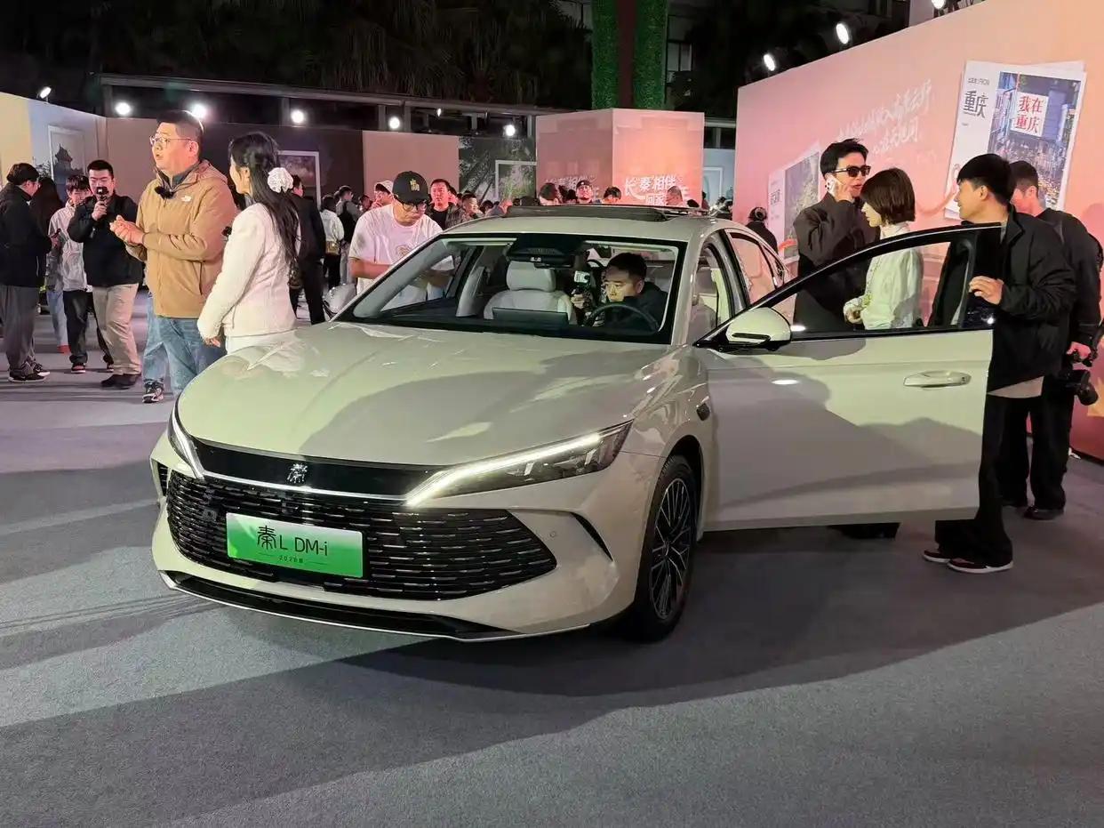 最低价7.98万元，纯电续航达到210km！比亚迪2026款 秦家族上市