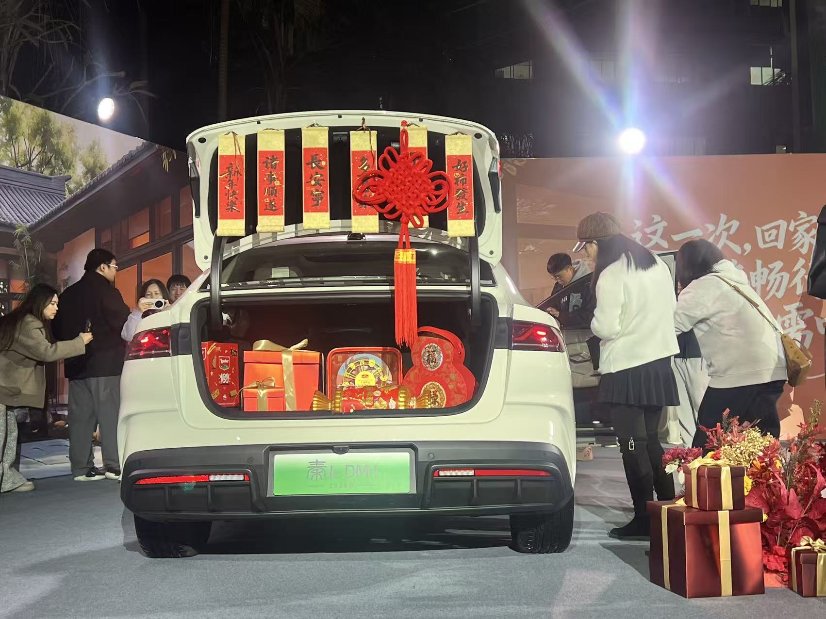 最低价7.98万元，纯电续航达到210km！比亚迪2026款 秦家族上市