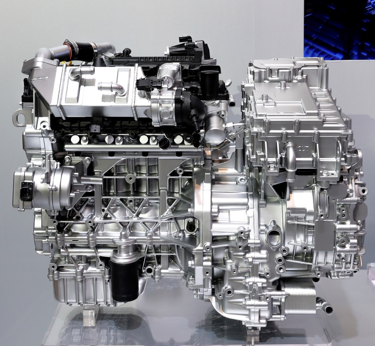 赛力斯斩获2025年度“中国心”十佳新能源动力系统桂冠