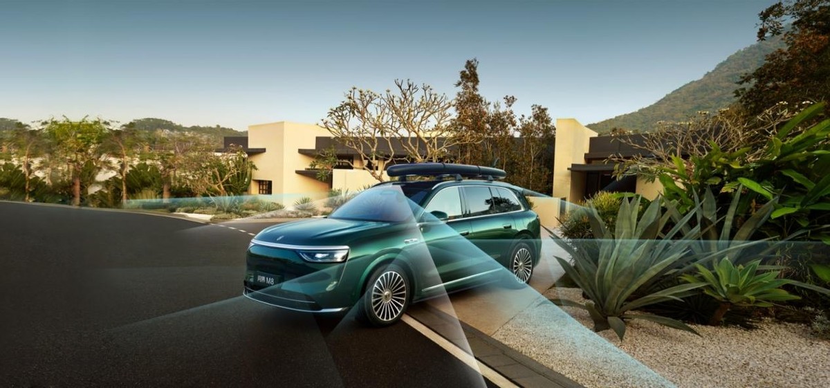 问界M8豪揽多项权威认证，以标杆级实力引领新豪华体验升级