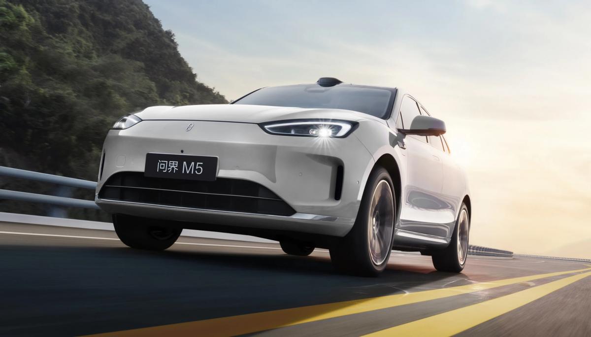 有颜有实力，面面皆出色！问界M5焕新春节出行质感