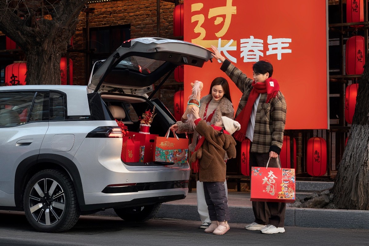 10.28万起，210km大电池增程+五连杆，掀翻混动市场