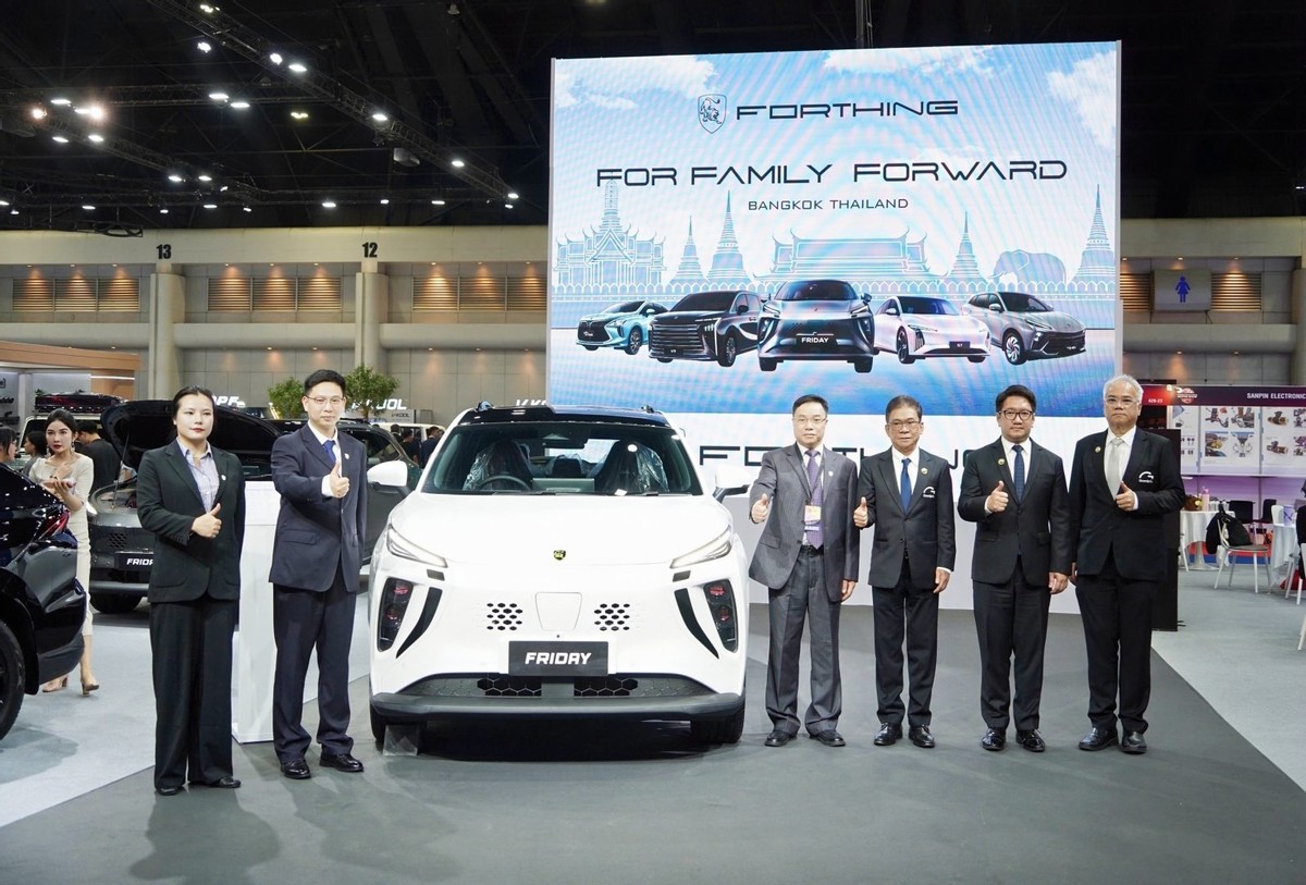 东风风行携FRIDAY与星海V9亮相曼谷车展