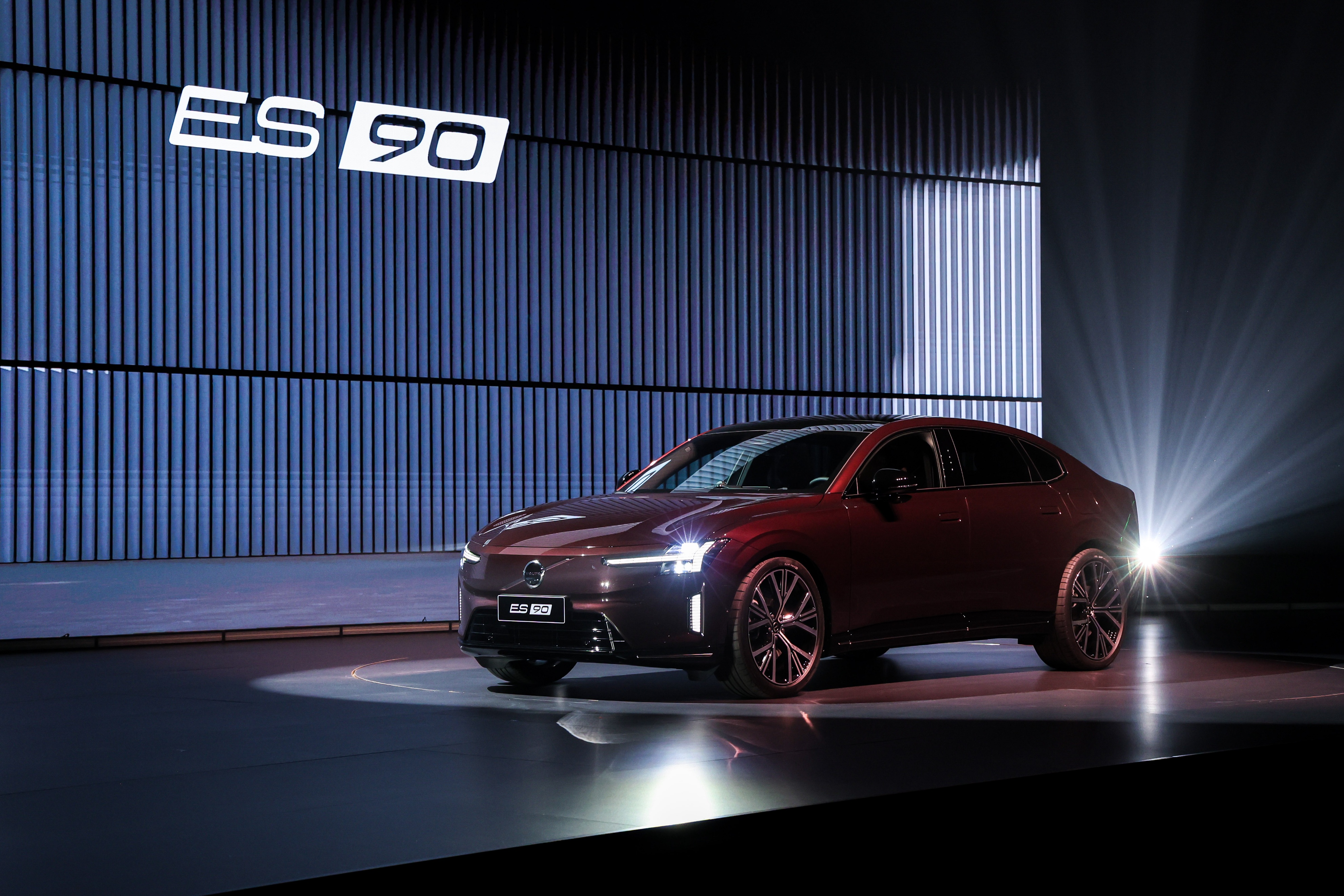 沃尔沃全新纯电轿车ES90和EX90开启预售