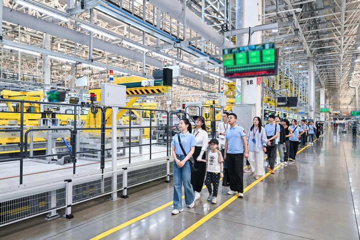 全心全意为用户服务 问界在工厂验收交付仪式圆满落幕