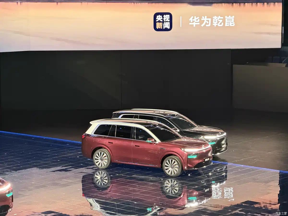 配有鸿蒙6.0车机系统和华为乾崑智驾5.0！奕境首款SUV X9首发亮相