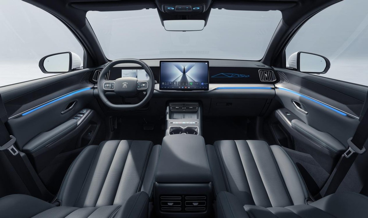 插混SUV宋Pro DM-i飞驰版上市，售9.99万起