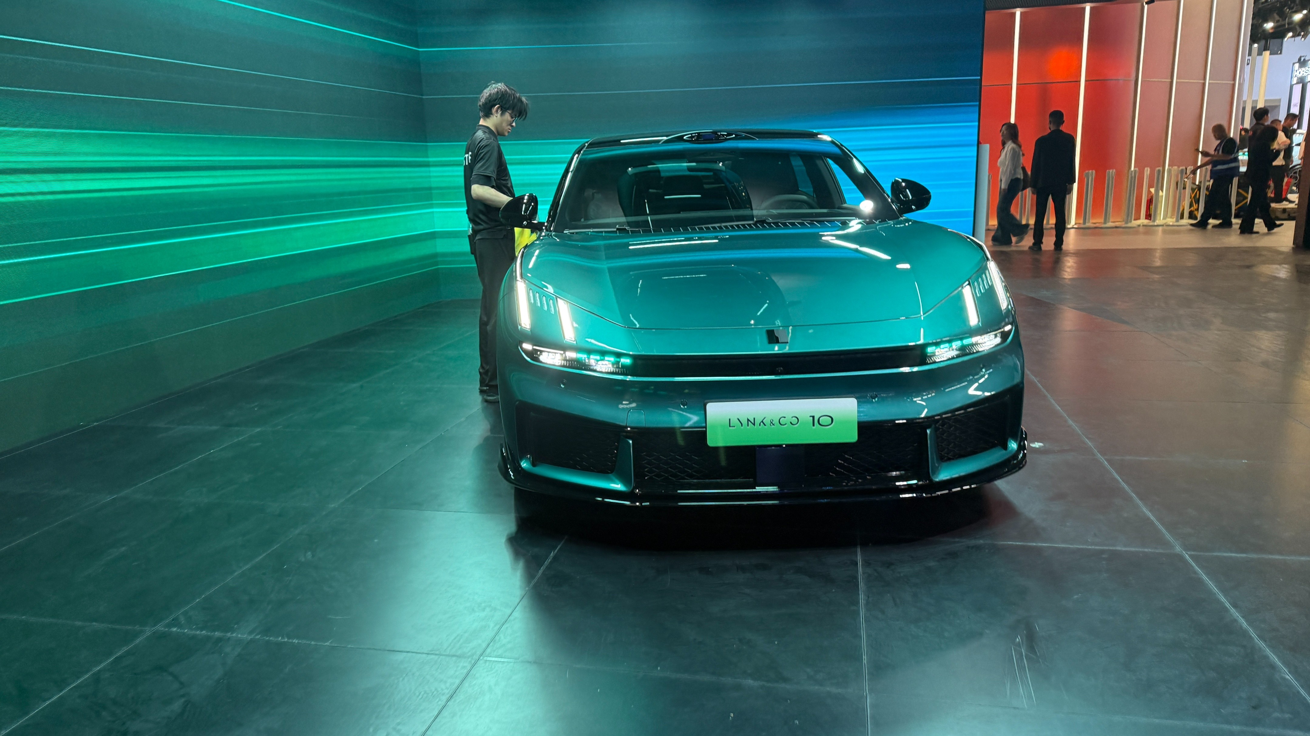 预售价20.99万元起！领克 10+&10在2026北京车展开启预售