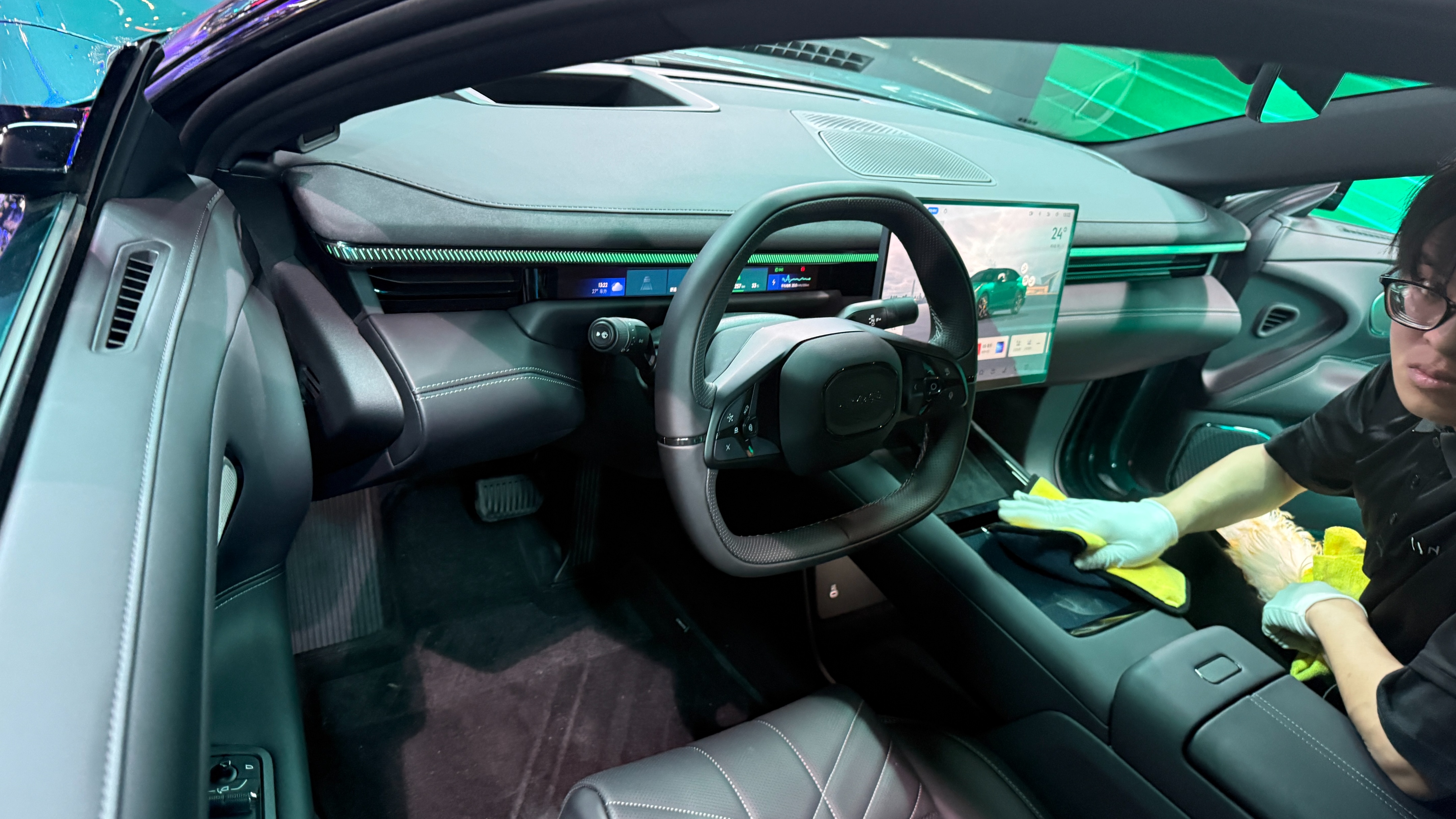 预售价20.99万元起！领克 10+&10在2026北京车展开启预售