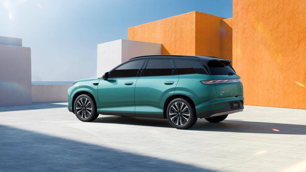 支持闪充技术！比亚迪全新元PLUS在北京车展首发亮相