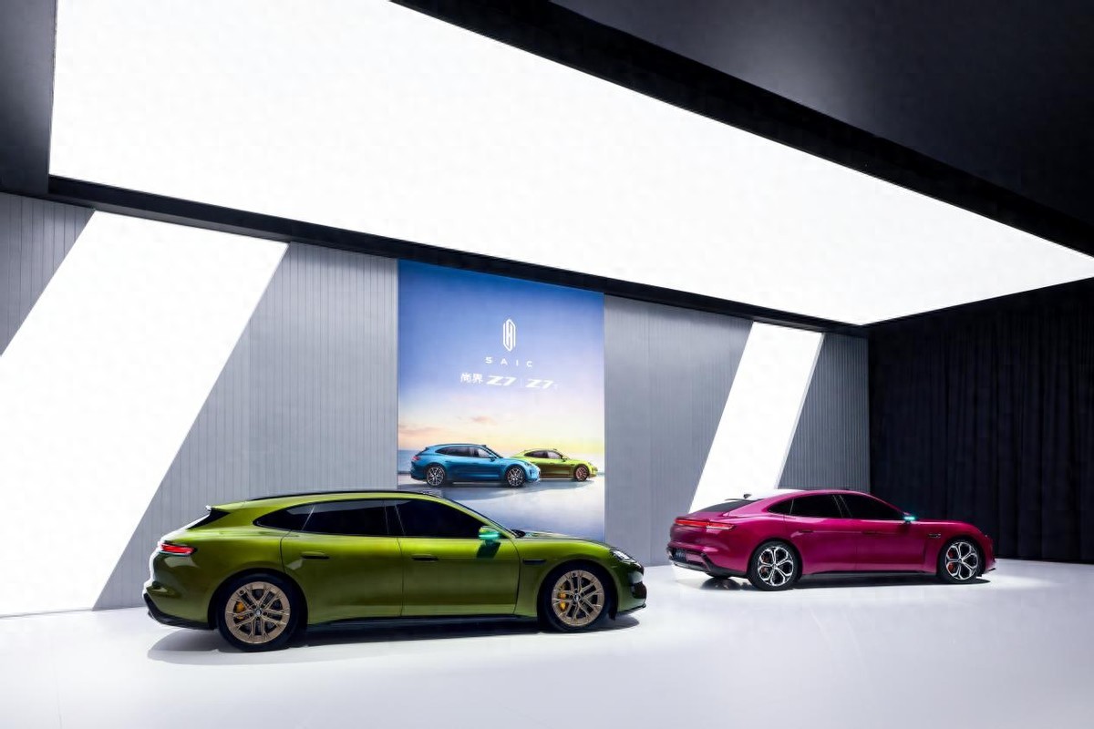 尚界Z7双车开启预订，预售价22.98万起，解锁科技轿跑新体验