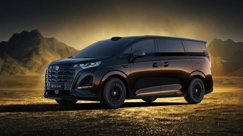 第二代腾势D9带来九大新迭代，上市价35.98万元起