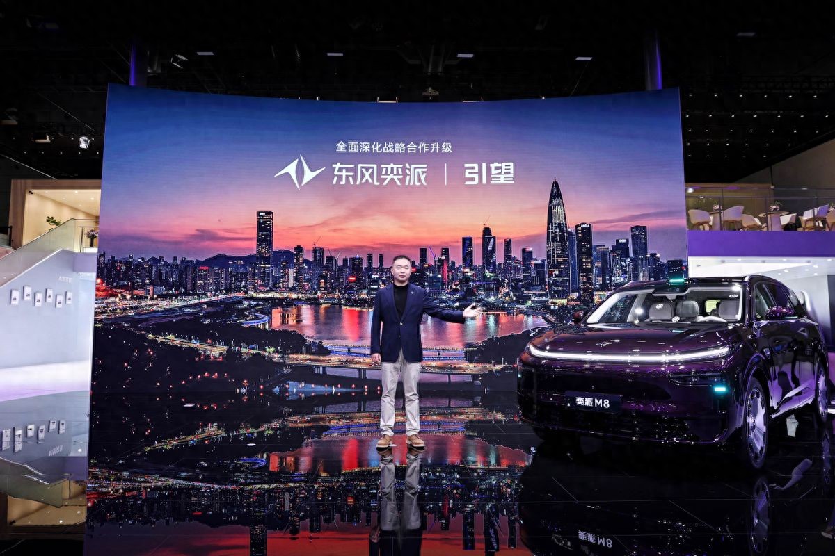 满场都是东风奕派M8，“华派黄金标准大六座”闪耀粤港澳车展
