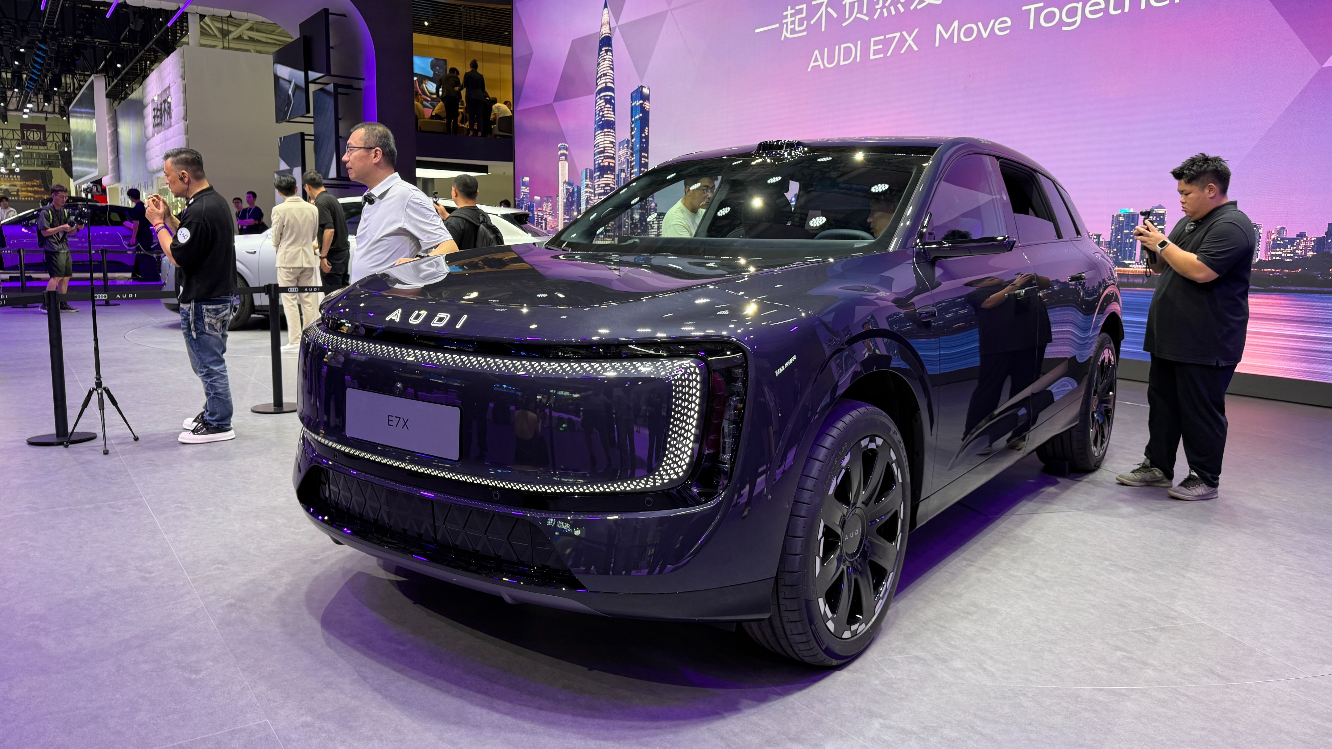 智慧性能旗舰SUV 奥迪 E7X 正式上市 限时臻享26.98万元起