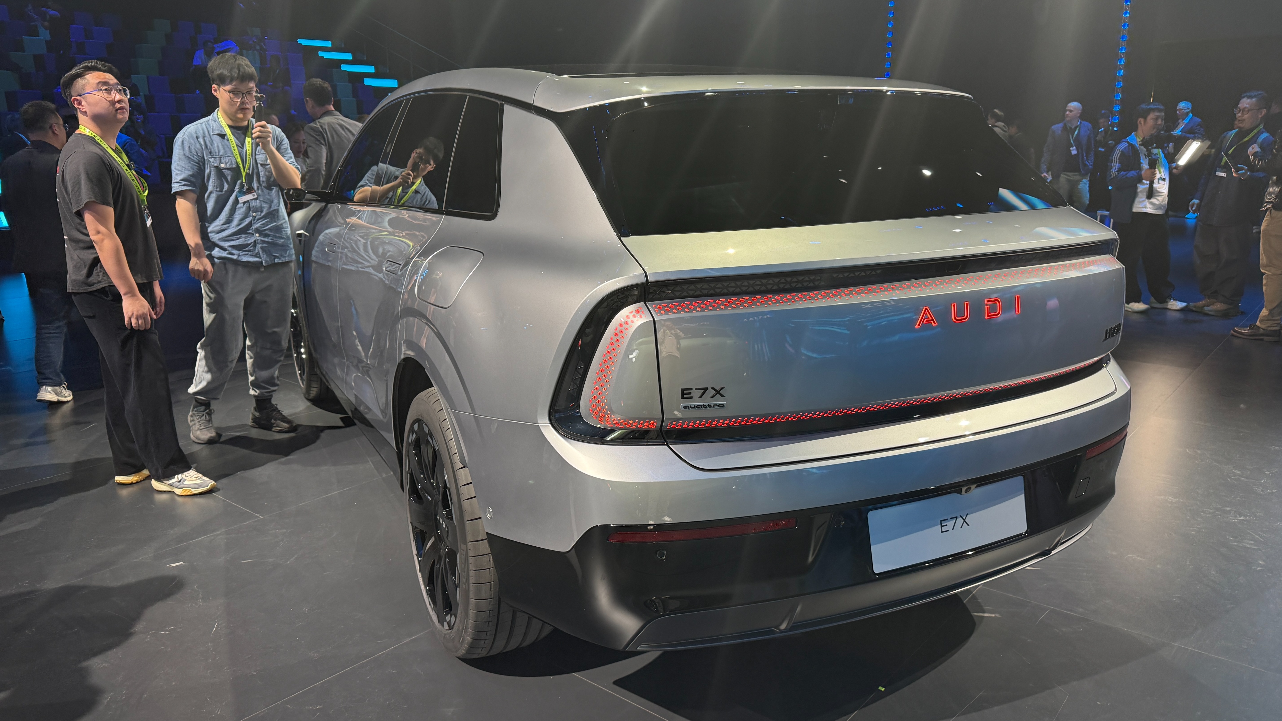 智慧性能旗舰SUV 奥迪 E7X 正式上市 限时臻享26.98万元起